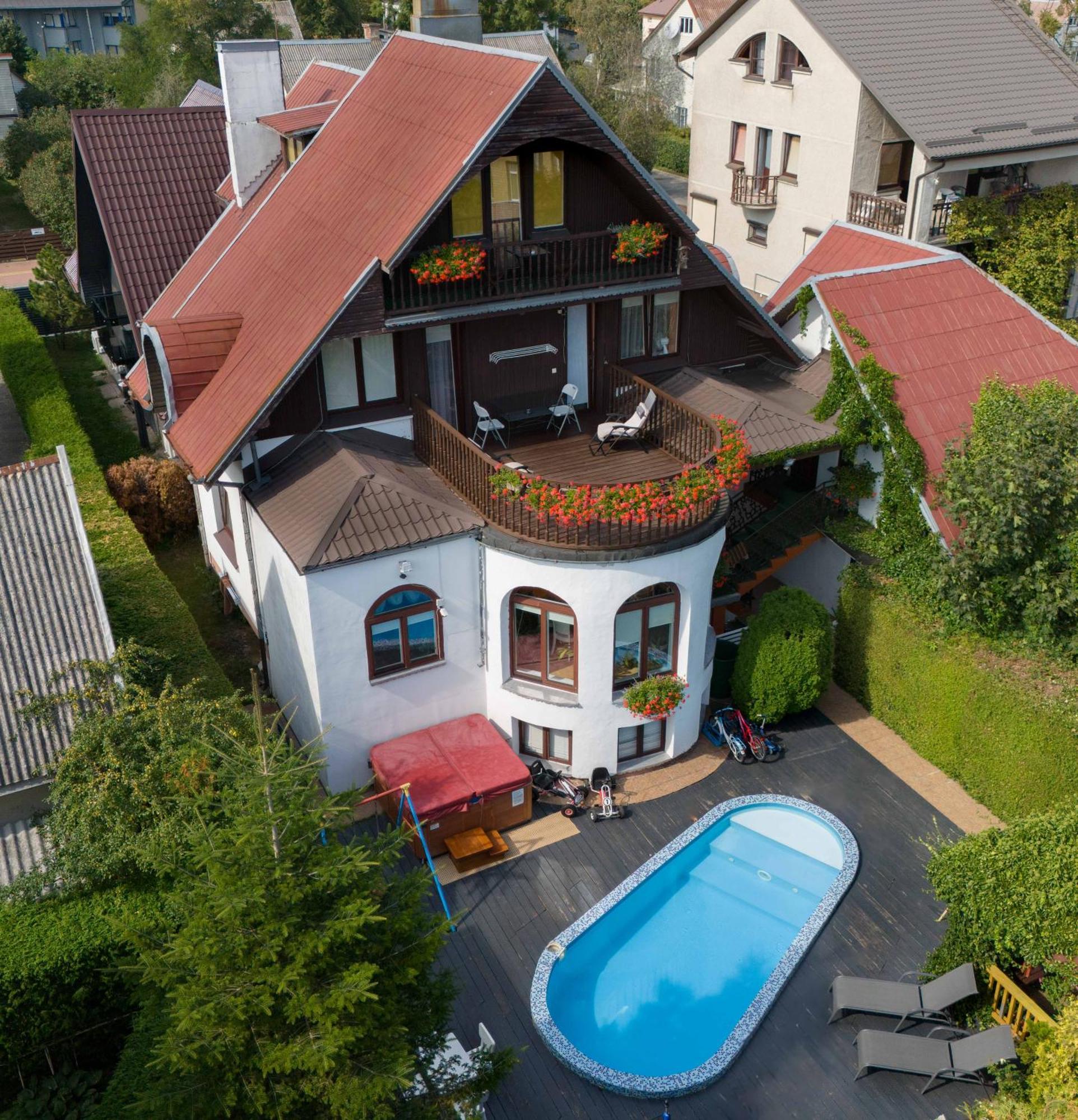 Po Kastonu & Spa Паланга Екстериор снимка